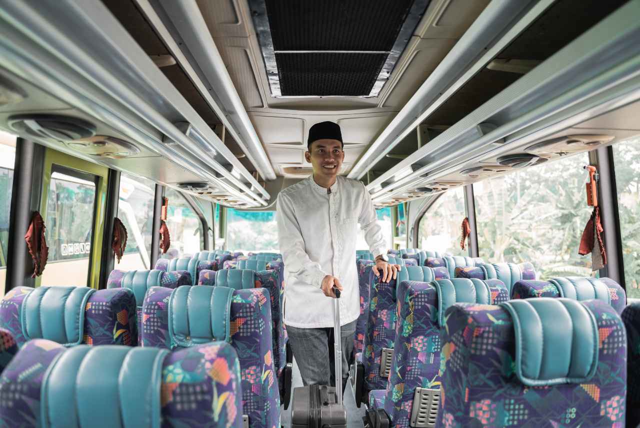 bus untuk wisata religi